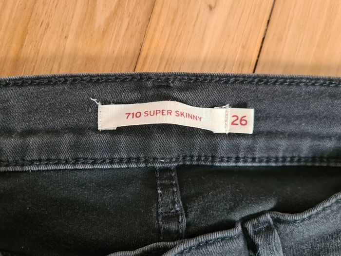 Jean's Levi's noir super Skinny w.26 - photo numéro 3