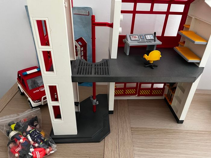 Lot caserne pompier + véhicules - photo numéro 3