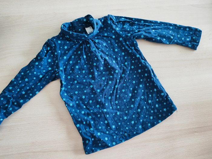 Pull col roulé bleu avec étoiles tex 18 mois
