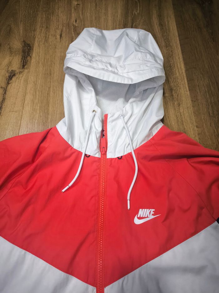 Veste a capuche Nike,coupe vent, taille L, très bon état - photo numéro 4