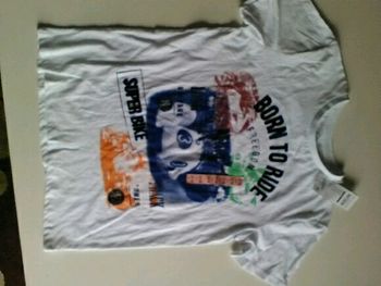 T shirt neuf 13/14ans