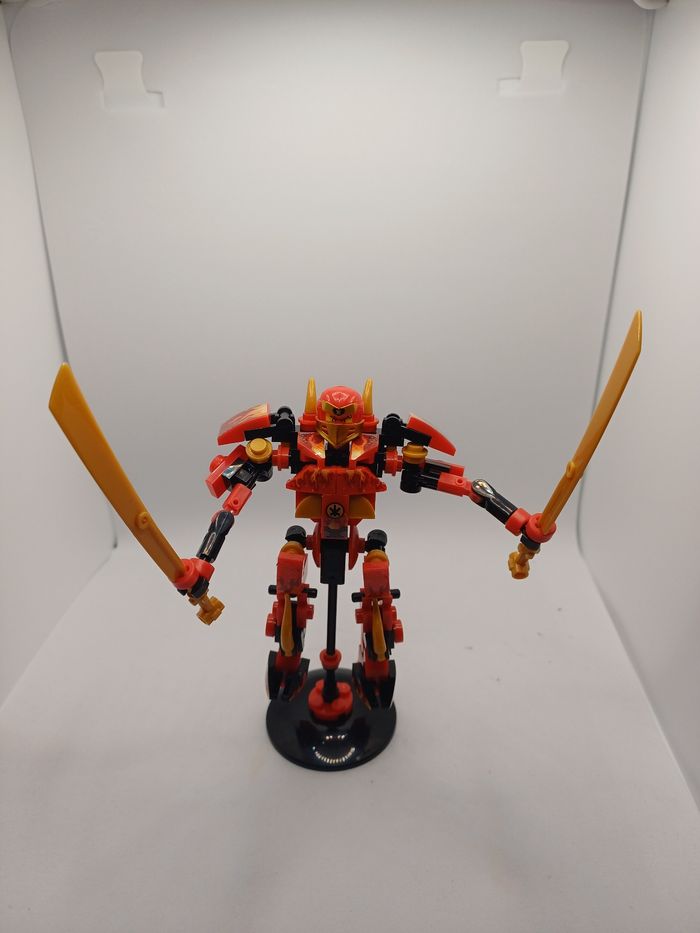 Kai et Armure Ninjago Legacy sur socle - photo numéro 6