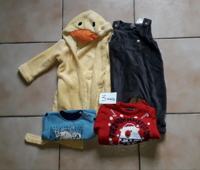 Lot 4 vêtements 3 mois garçon