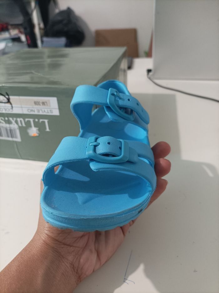 vend sandales pour l' été pointure 25/26 - photo numéro 2