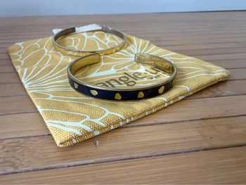 Lot de bracelets bangle up