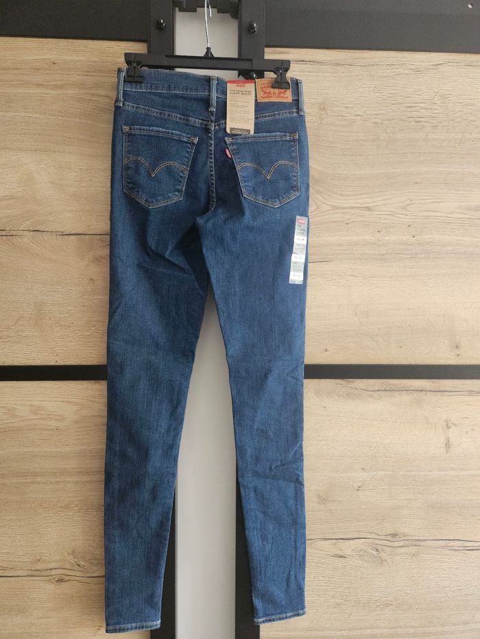 Jean levi's taille 36 - photo numéro 4
