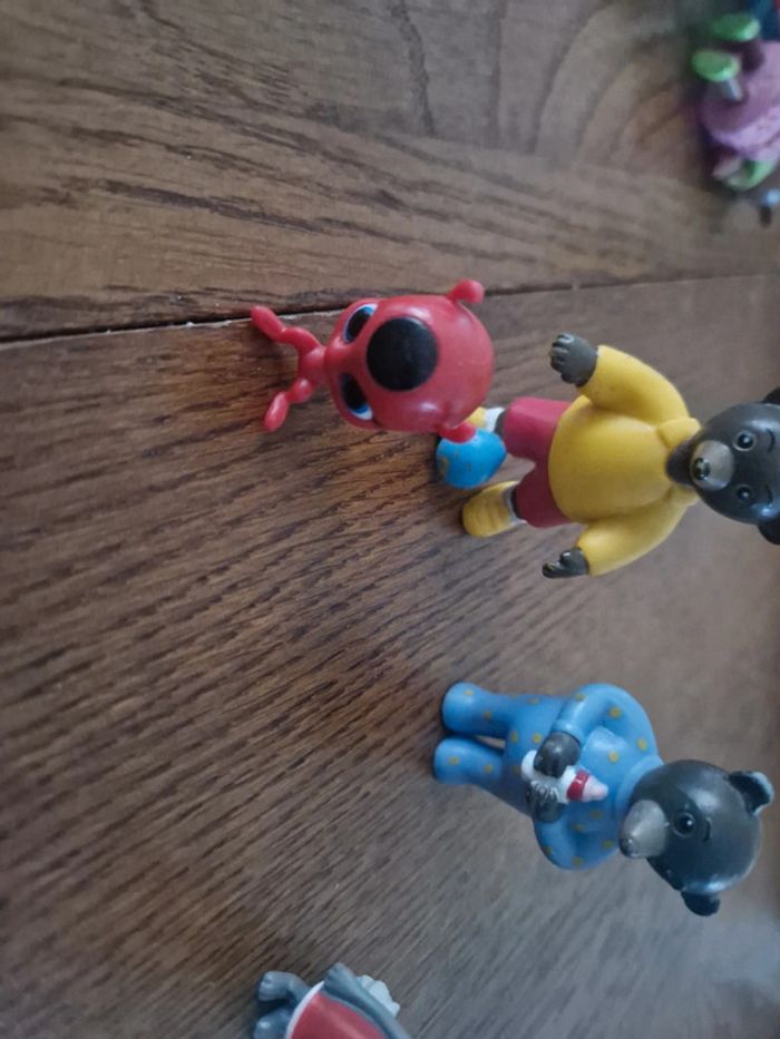 Lot de 4 figurines petit loup petit ours brun miraculous - photo numéro 3