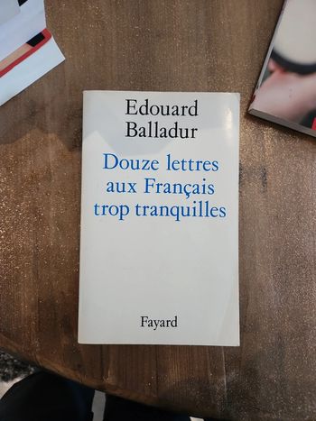 Livre : Douze lettres aux Français trop tranquilles