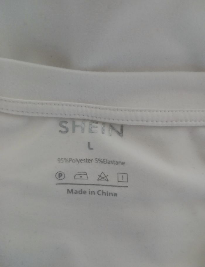 T shirt Shein
L - photo numéro 3