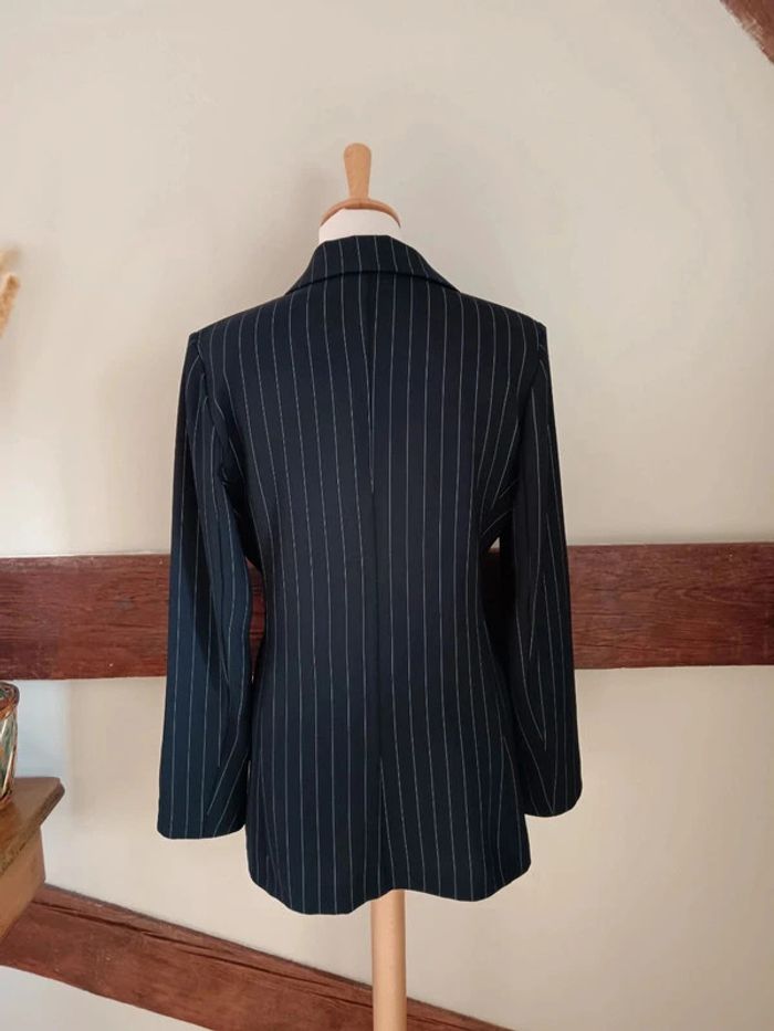 Ensemble tailleur blazer pantalon bleu marine rayures blanches - photo numéro 12