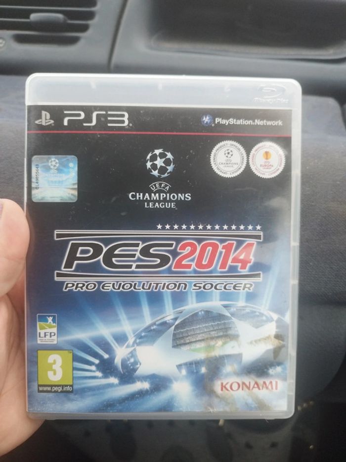 Jeux PS3 pes 2014
