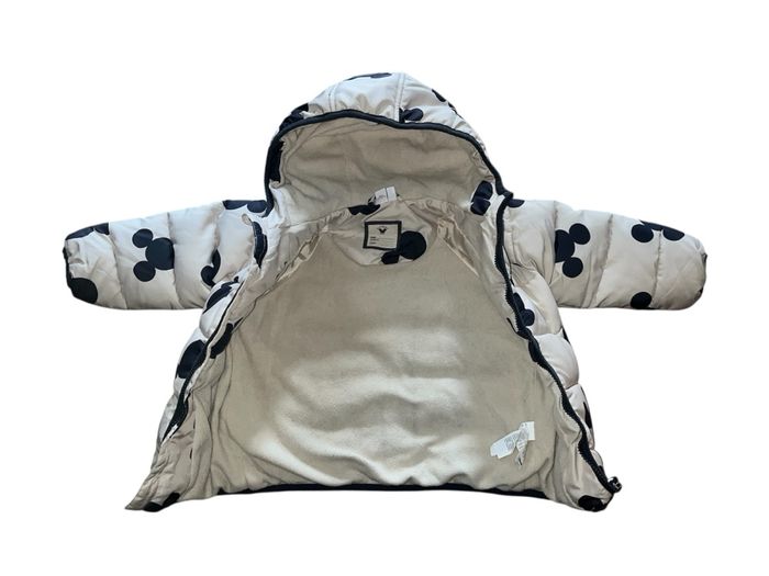 👦🏻 Doudoune Mickey T 4ans 👦🏻 - photo numéro 3