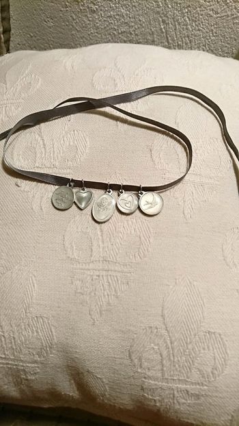 Bracelet/ras  de cou gris nacre et