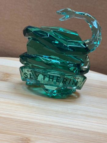 Figurine Serpentard – Facets Collection Harry Potter Enesco Officielle