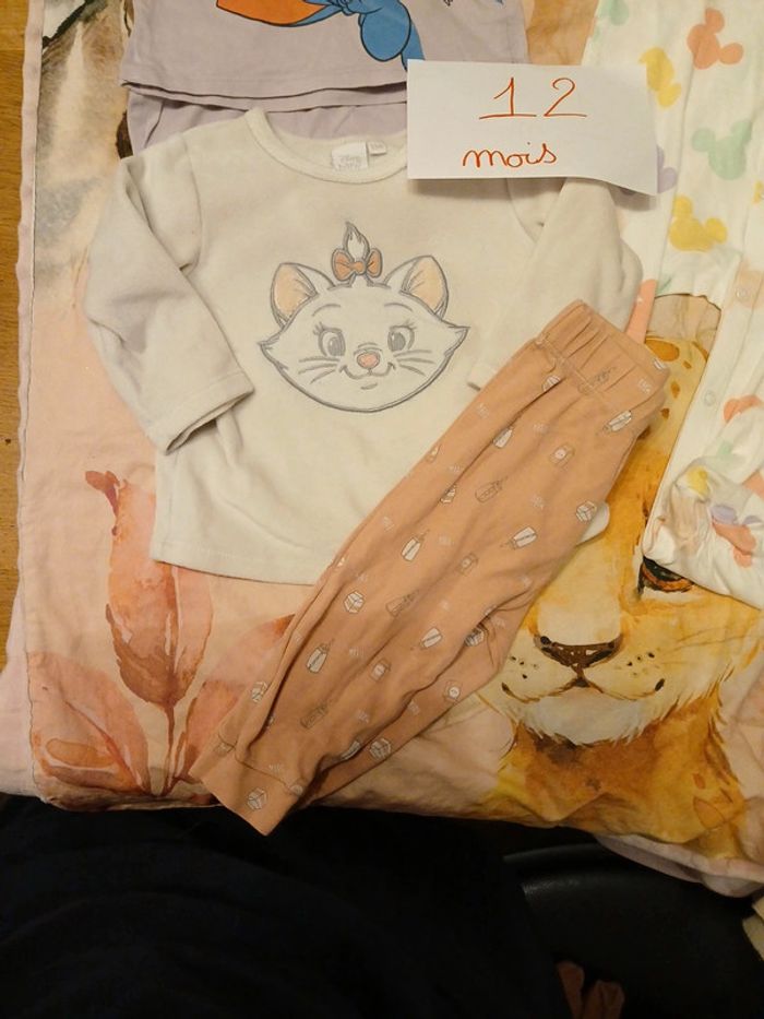 Lot pyjama disney 12 mois - photo numéro 2