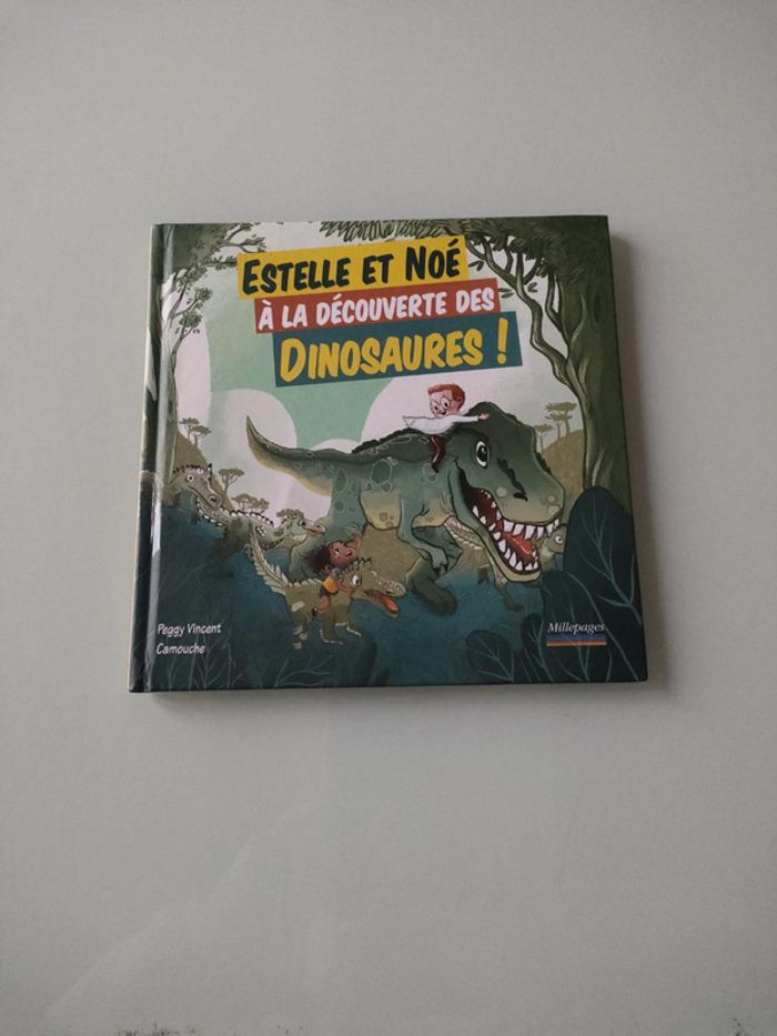 Livre Estelle et Noé à la découverte des dinosaures