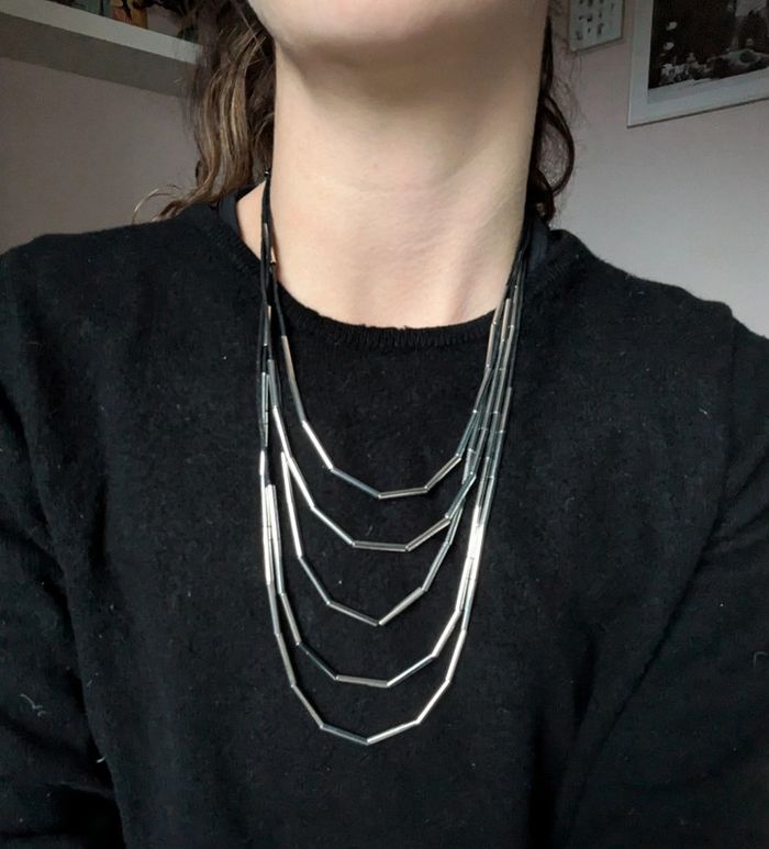 Collier a plusieurs rangs