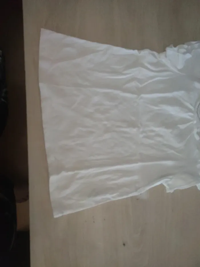 T-shirt blanc manche volonté marque Uniqlo 12 - photo numéro 3