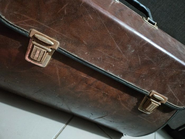 Ancienne malette à tiroir / valise. p
De plombier / électricien.
Parat.
42,5x23x31,5cm. - photo numéro 7