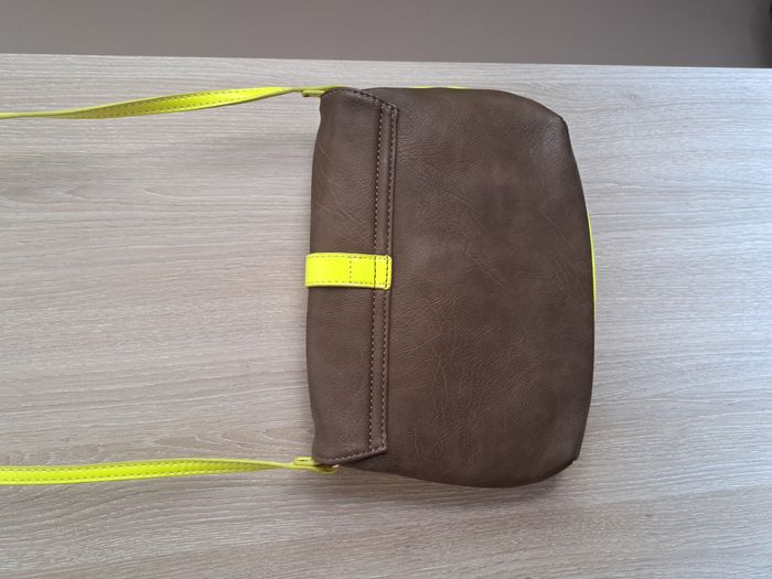 Petit sac marron et jaune fluo Camaieu - photo numéro 8