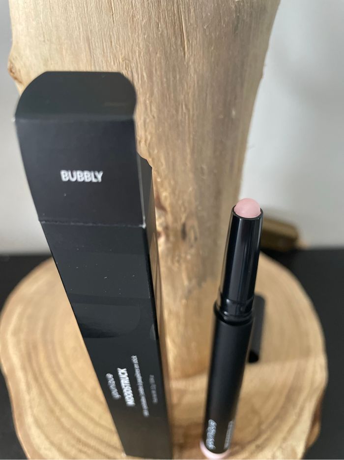 Ombre en stick Bubbly Younique - photo numéro 1