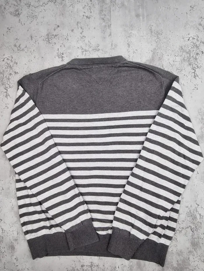 Pull col V Tommy Hilfiger rayé gris/blanc – Taille M Homme - photo numéro 4