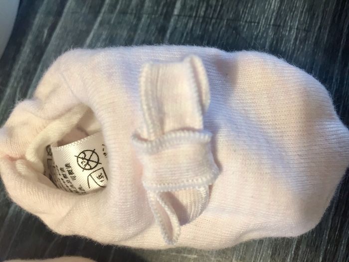 Bonnet et chaussons petit bateau taille 1 mois à leur 30€ - photo numéro 3