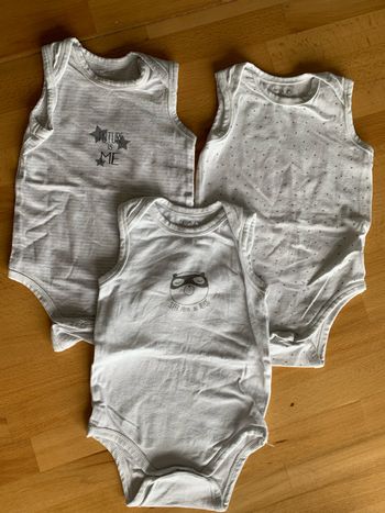 Lot 3 bodies TAO 6 mois