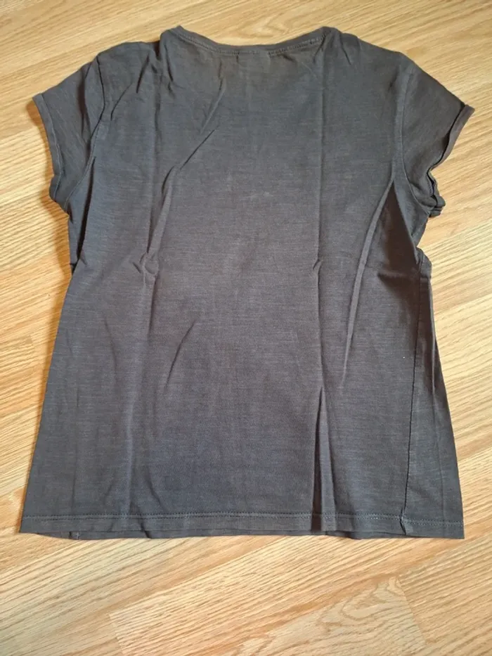 Tee-shirt gris à sequins - photo numéro 6