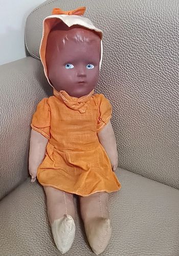 Jolie poupée ancienne corps paille