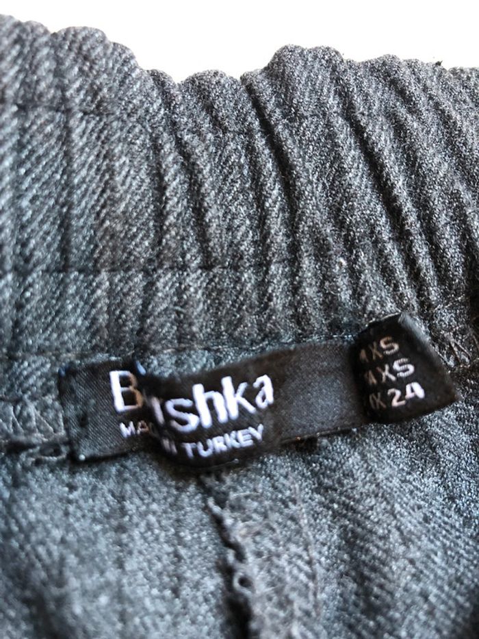 Pantalon 7/8 Bershka XS - photo numéro 4