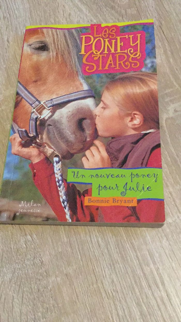Livre les poney stars