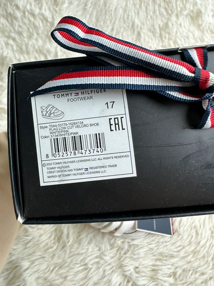 Paire de baskets Tommy Hilfiger taille 17 - photo numéro 7