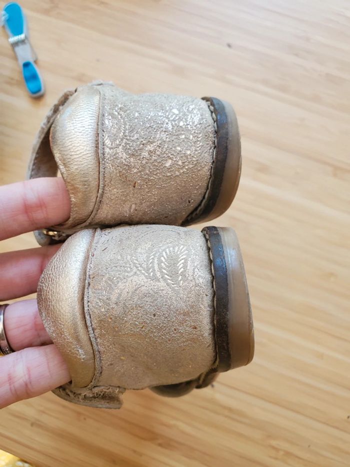 Sandales t22 - photo numéro 3