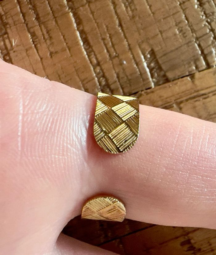 Bague dorée à motifs - photo numéro 2