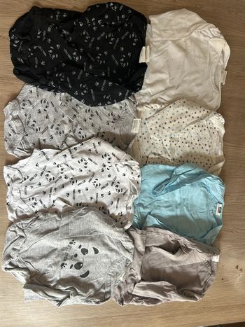 Lot de 8 bodies Mots d’enfants en 3 mois