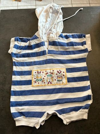 Barboteuse bleu et blanche