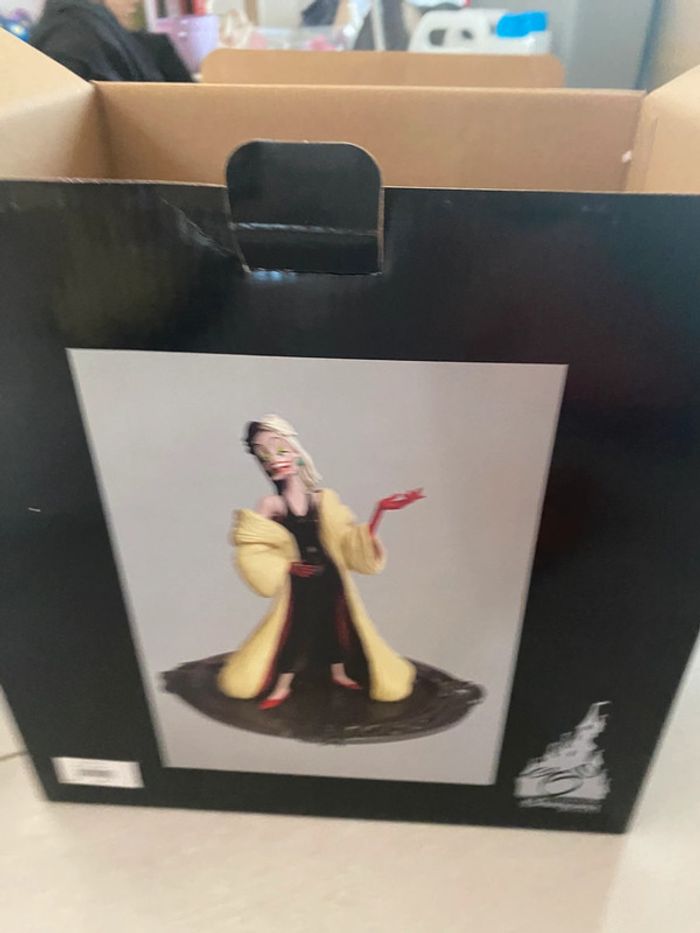 Figurine disney cruella - photo numéro 3