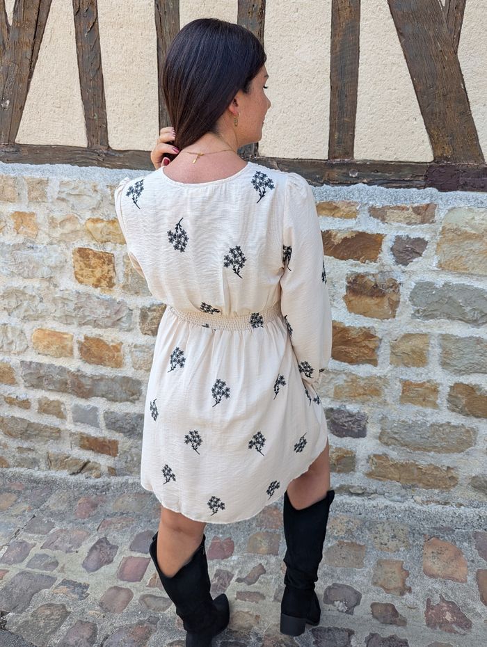 Robe beige/noir Niort manches longues
Taille S/M - photo numéro 4