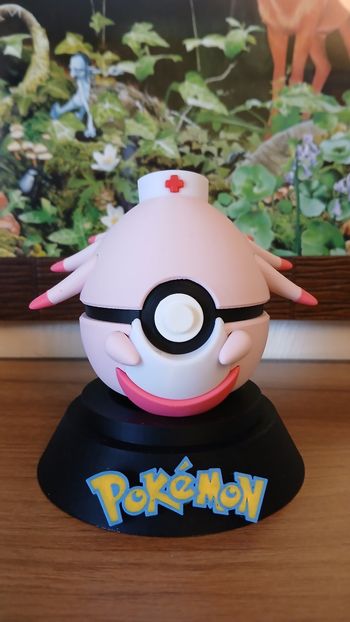 Pokeball Leveinard Nurse