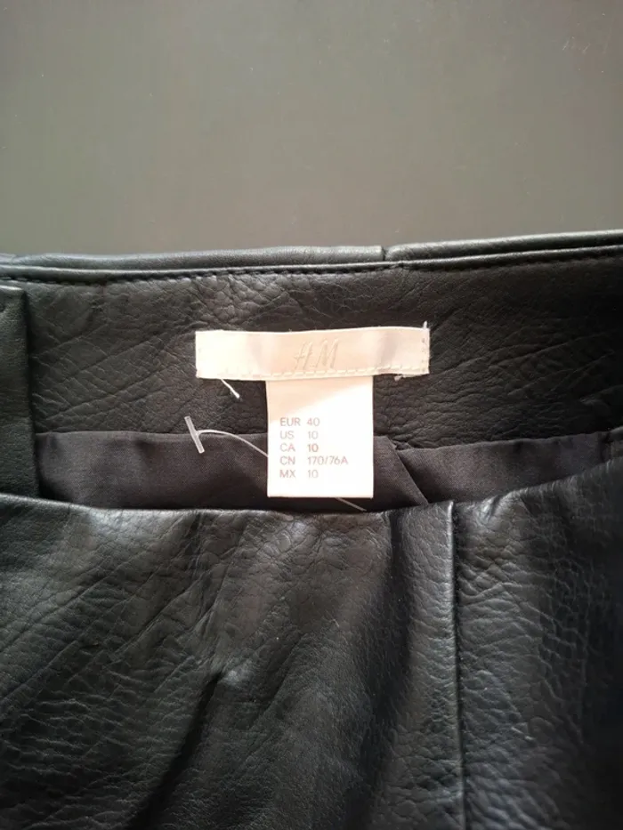 Jupe Skaï h&m taille 40 - photo numéro 3