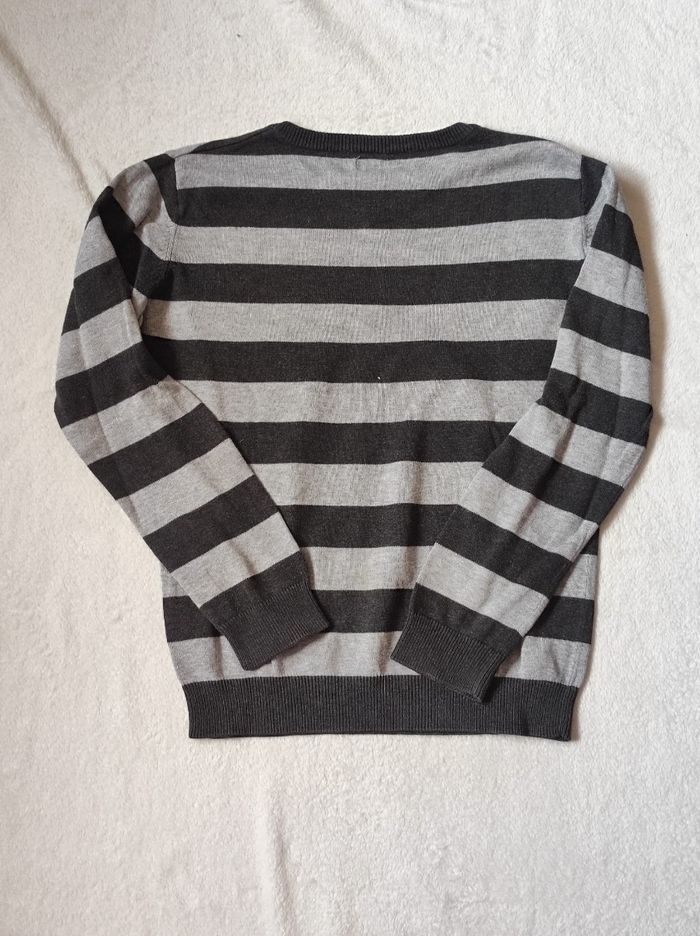 Pull à rayures gris et noir 10 ans - photo numéro 4