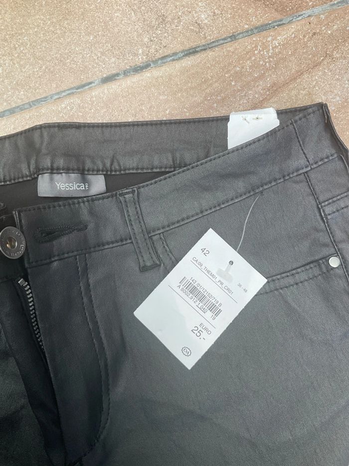 Pantalon noir effet huilé neuf T42 (n°53) - photo numéro 3