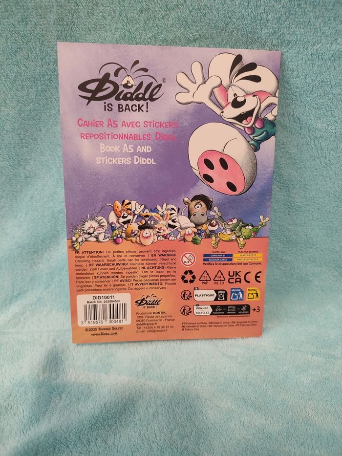 Cahier avec + de 100 stickers 🐭 Diddl is back - photo numéro 3
