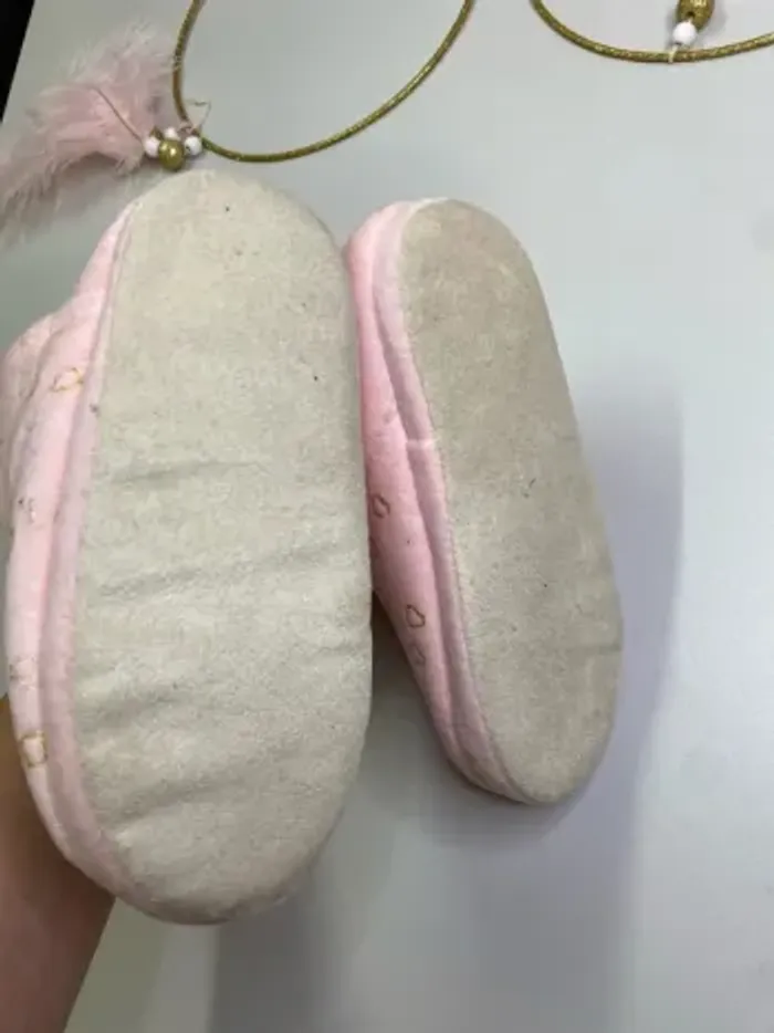 Chaussons fourrés fille (neuf) -  Taille 30/31 - photo numéro 3