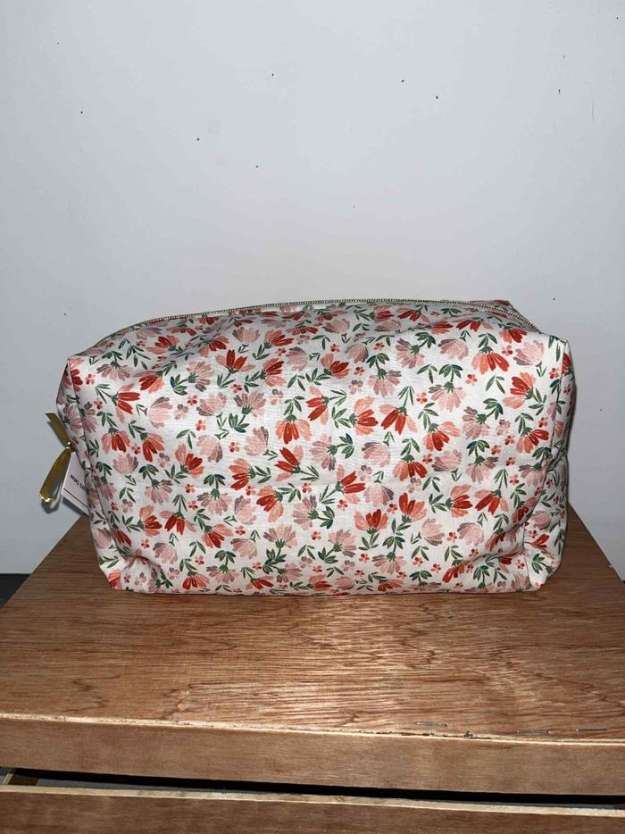 Méga trousse de toilette