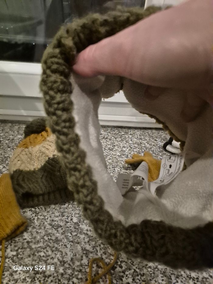 Ensemble tour du cou,bonnet et gants - photo numéro 2