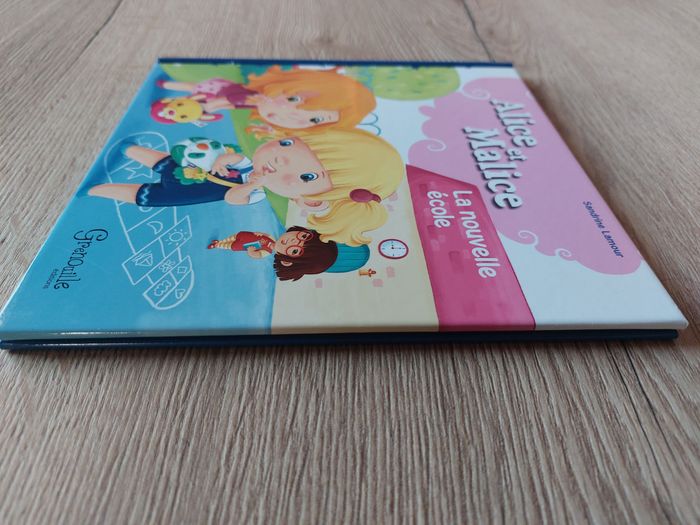 Livre jeunesse "Alice et Malice La nouvelle école" Sandrine Lamour - photo numéro 5