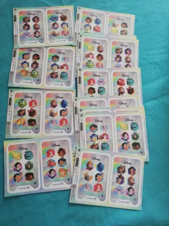 15 paquets de 4 cartes collection Disney