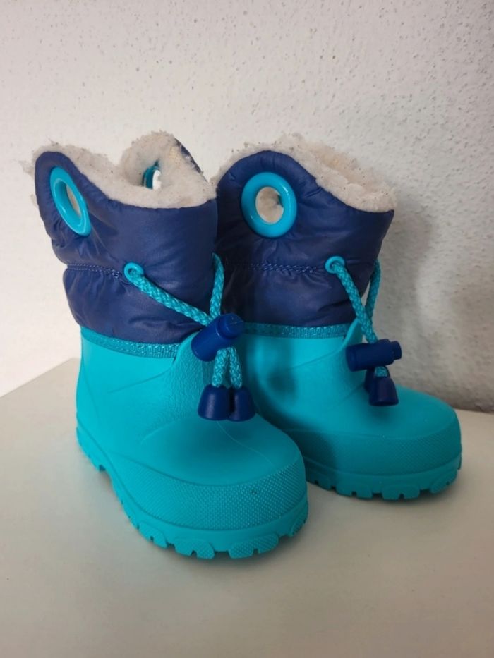 Bottes de neige fourrées enfant taille 18/19